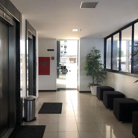 Na Beira De Pajucara - Edificio Casa Bela - Aparamento Com 02 Quartos - Possui Varanda - Vista Lateral Do Mar- Avenida Doutor Antonio Gouveia 77-Consumo Eletrico E Pago No Ckeck-Out- 1 Kwh E 1,35 Reais - Tem Tela De Protecao Na Varanda E Janelas Maceió Esterno foto